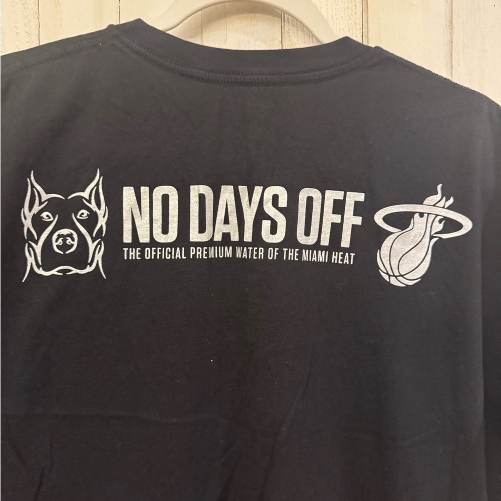 Black Graphic T-Shirt - Miami Heat - Size XL Men - NWOT - Picture 4 of 7